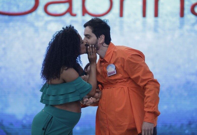 No final, a dupla que somar o maior número de pontos vai levar para casa R$ 5 mil e ainda terá a oportunidade de disputar um grande prêmio
• VÍDEO: Os papais de primeira viagem vão colocar as mãos à obra no Programa da Sabrina