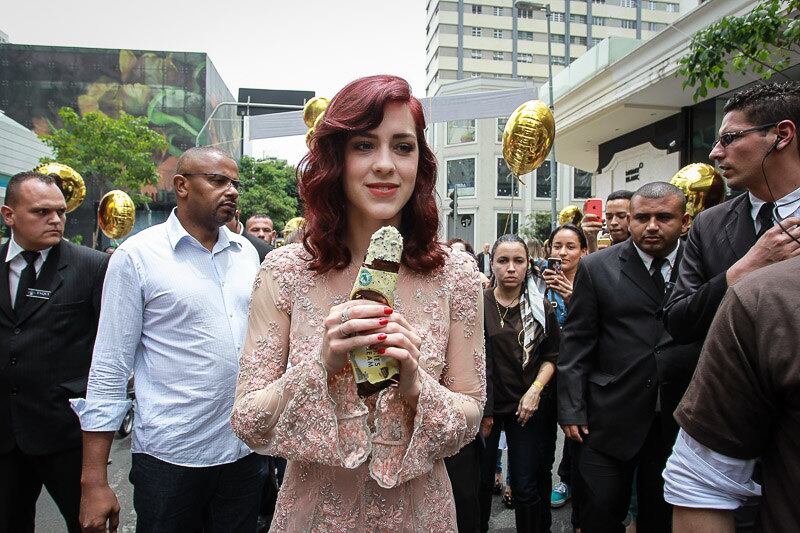 Feliz ao lado de Sérgio Malheiros, Sophia já falou até em casamento com o ator