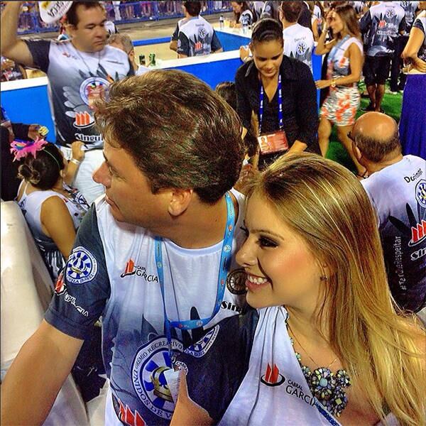 O senador Wilder Morais namora a modelo Vanessa Gualberto. Eles assumiram o namoro em outubro do ano passado. Os dois são pais da pequena Ísis, que nasceu em março 