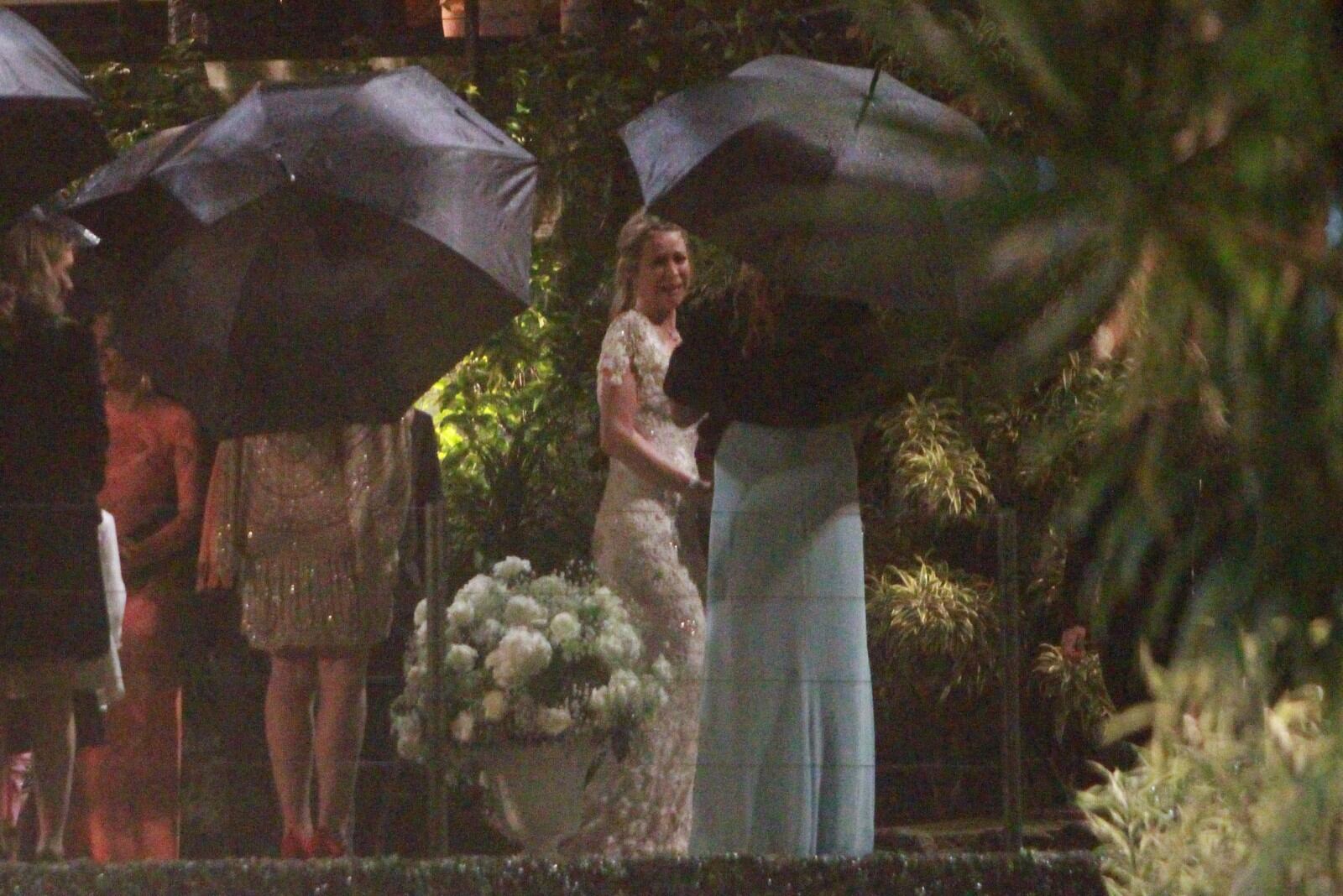 A festa, realizada depois da cerimônia, foi em local coberto. O salão estava alugado das 20h às 5h