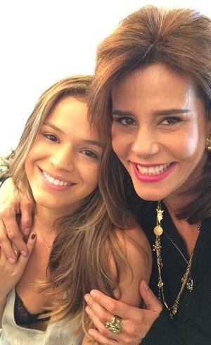 Bruna e Narcisa juntas em evento