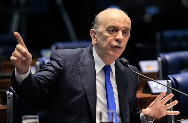 Segundo Serra, “seria bizarro o PSDB ajudar a fazer o impeachment de Dilma e depois lavar as mãos e fugir a suas responsabilidades com o País"