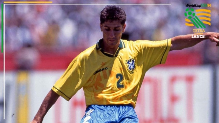 Jorginho - Pouca gente lembra, mas o lateral-direito do Tetra encerrou a carreira no Fluminense. A passagem foi curta, apenas oito partidas em 2002, já que o jogador pediu para sair do clube em solidariedade a Oswaldo de Oliveira, que foi demitido. Em 2006, a dobradinha se repetiu, com Jorginho sendo o auxiliar do técnico. Neste período, ele chegou a comandar interinamente o time, em um amistoso diante do Joinville que terminou em 0 a 0.