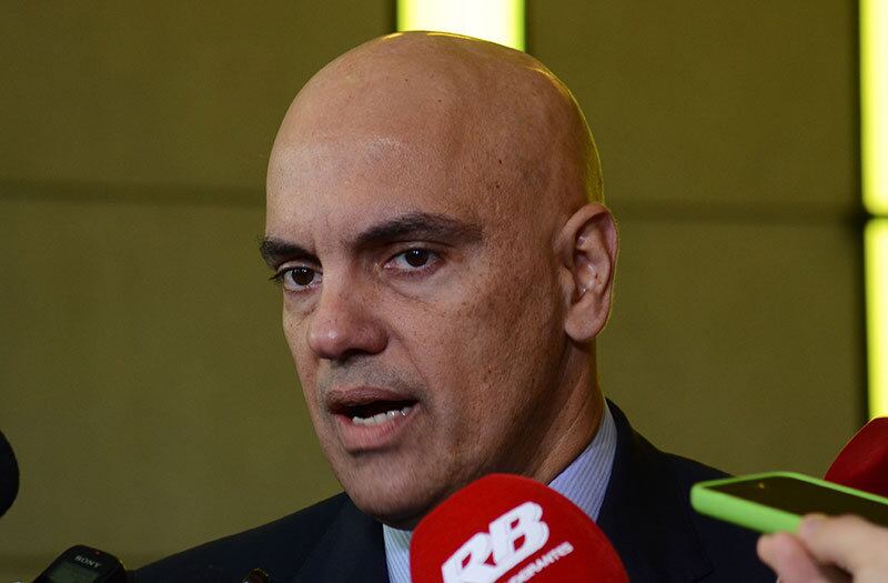 Assessoria de Moraes não confirma chamado de Temer para reunião