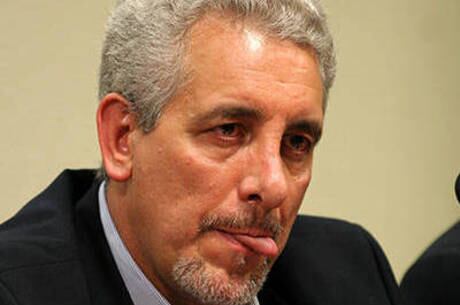 Em agosto de 2012, Pizzolato foi condenado pelo STF (Supremo Tribunal Federal) a 12 anos e sete meses de prisão por corrupção passiva, lavagem de dinheiro e peculato
