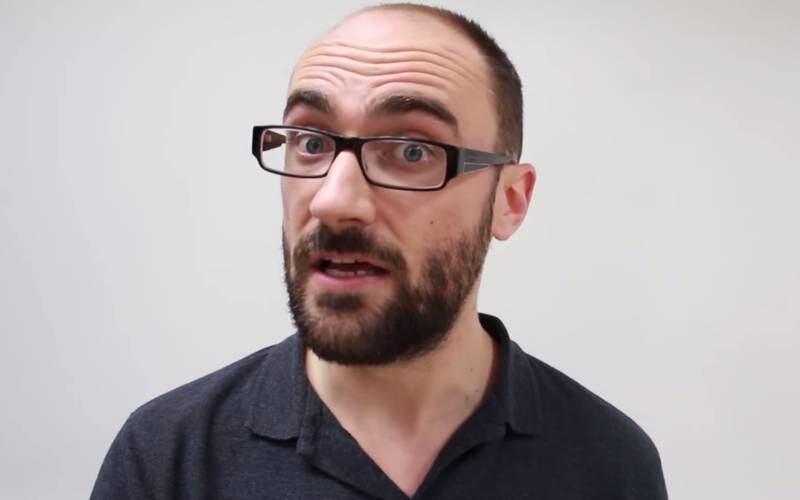 O cientista, que vive em Londres, traçou o impacto devastador que uma parada repentina no movimento de rotação da Terra causaria sobre a vida como a conhecemos. Porém, ele avisa: Isso não vai acontecer. Stevens começa dizendo que, se a Terra parasse, ganharíamos peso. Porém, esse seria o menor dos nossos problemas!