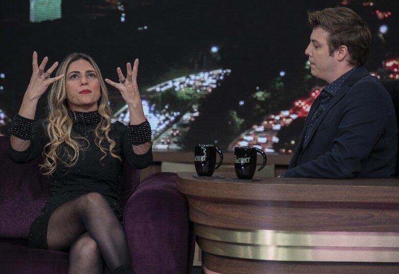 A empresária e atriz não será a campeã da décima temporada do
reality show. Após agredir com um chute Caíque Aguiar, ela acabou sendo expulsa
de A Fazenda 10 nesta semana, perdendo a chance de faturar R$ 1,5 milhão