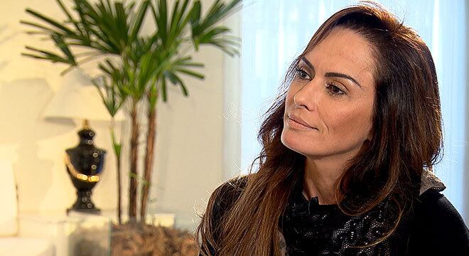 Núbia Oliiver concede entrevista exclusiva ao Câmera Record