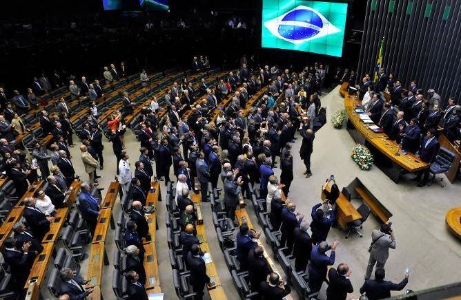 Senado deve votar decreto na terça-feira (20)