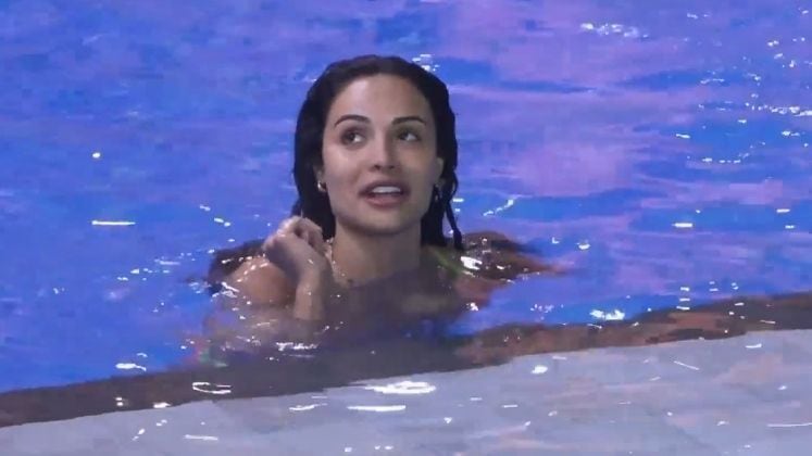 Para Aline, o pilar de um relacionamento é a parceria. A peoa falou sobre o namorado: "Nós somos melhores amigos. A confiança é tudo". Depois de todas essas dicas incríveis, não há como não conquistar a pessoa amada! 

Acompanhe A Fazenda 13! O reality vai ao ar de segunda a sexta-feira às 22h45; aos sábados, depois da novela Gênesis e, aos domingos, após o Domingo Espetacular!

Assine o PlayPlus e tenha acesso à transmissão 24 horas de A Fazenda 13.

