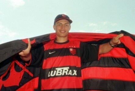 Alex chegou para integrar o elenco estrelado do Flamengo em 2011