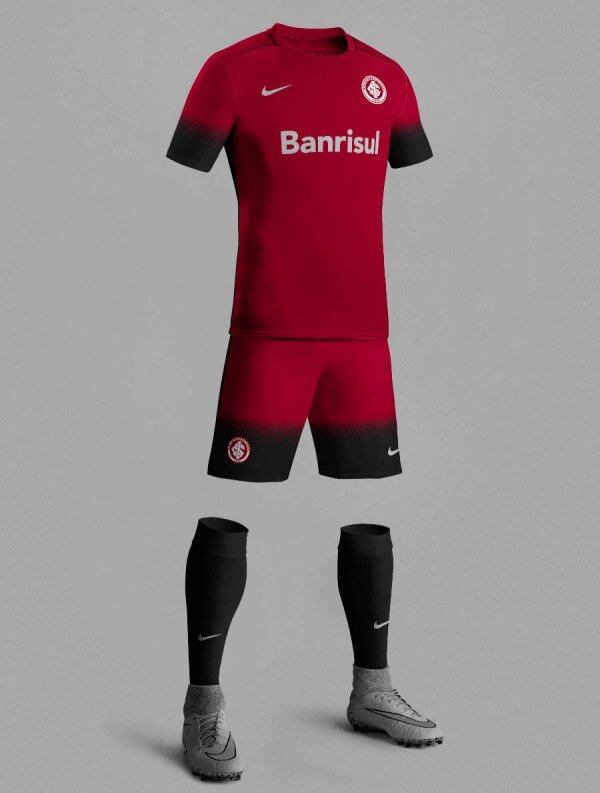 Como o degradê foi usado no primeiro uniforme, o segundo veio desenhado com apenas a cor predominante: o vermelho, claro

Assista aos programas da Record na íntegra no R7 Play