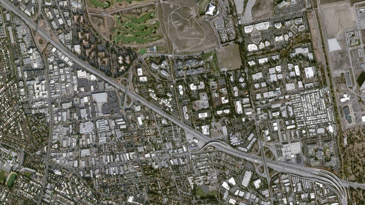 Vídeo mistura imagens do Google Earth com vídeos gravados de cima