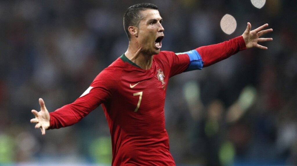 Em 2018, enfim, o Cristiano Ronaldo eleito cinco vezes o melhor do planeta mostrou seu valor em uma Copa do Mundo. O astro tinha três gols em 13 jogos em Mundiais até estrear