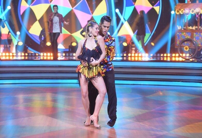 Paula Fernandes também embalou a coreografia de Mika e Bárbara, que fizeram uma apresentação divertida que agradou os jurados 