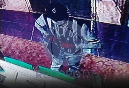 Imagens mostram suspeitos dentro da loja