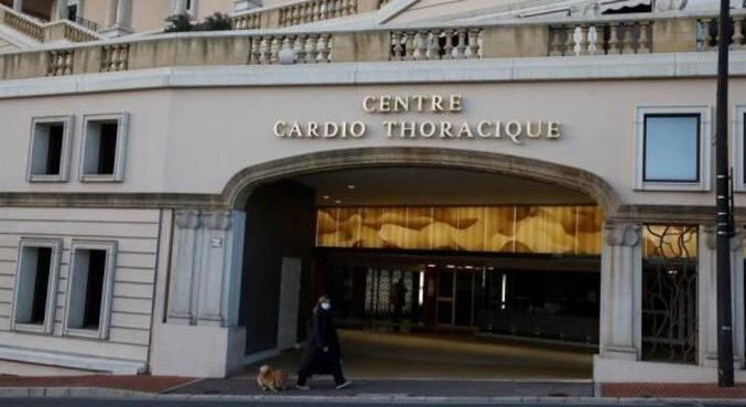 Ex-primeiro ministro está hospitalizado desde segunda-feira (11)