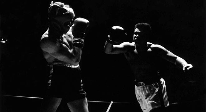 Muhammad Ali (à direita) foi ouro nas Olimpíadas de Verão de Roma, aos 18 anos