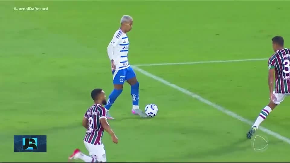 Cruzeiro assume liderança do Campeonato Brasileiro após vitória contra o Fluminense