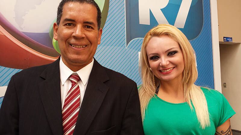 Candidatos a deputado federal por São Paulo, Cosme Barack Obama (PMDB), Mulher Pera (PTdoB) e Bin Laden (PEN) se divertiram antes do debate do R7. Assista ao vídeo