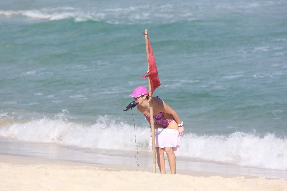 Christine Fernandes na praia da Barra da Tijuca, no Rio de Janeiro