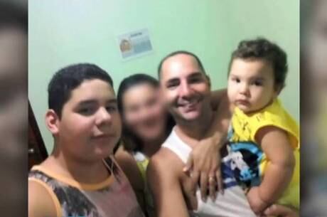 Rafael (centro) e os dois filhos morreram eletrocutados