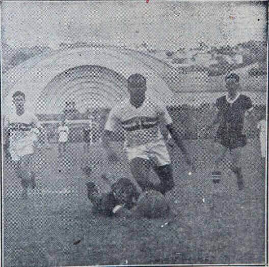 8 - Leônidas da Silva - 144 gols

Consagrado até hoje como um dos maiores jogadores brasileiros de todos os tempos, o carioca Lêonidas da Silva foi responsável por popularizar nacionalmente não apenas o São Paulo, mas o futebol paulista como um todo. Inventor da bicicleta e apelidado de Diamante Negro, Leônidas chegou ao Morumbi aos 29 anos e ali se aposentou aos 37, com 144 gols na conta