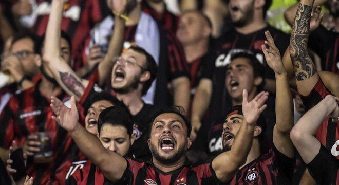 Em Barranquilla, a vibração da torcida do Atlético,