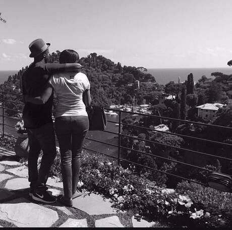 Atualmente no Sampdoria, da Itália, o camaronês levou a mulher para aproveitar a folga antes da próxima temporada
Veja também: marias-chuteiras garantem o lado divertido do futebol