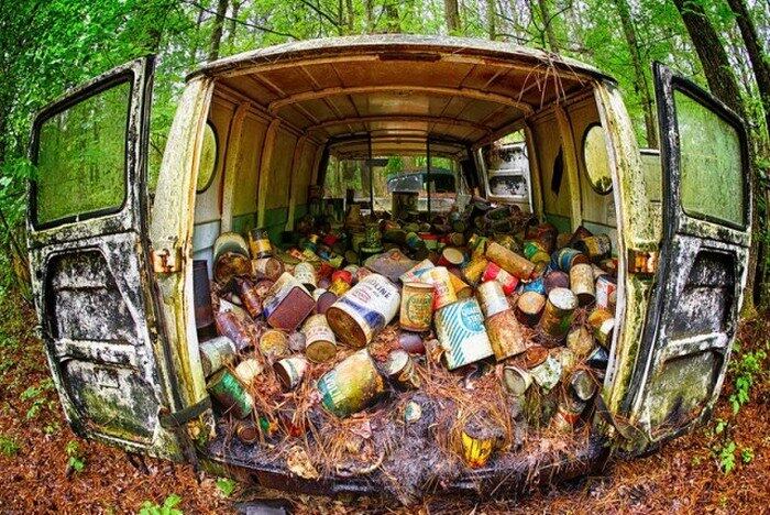 O local recebeu diversas doações de veículos que foram
abandonados ao longo dos anos