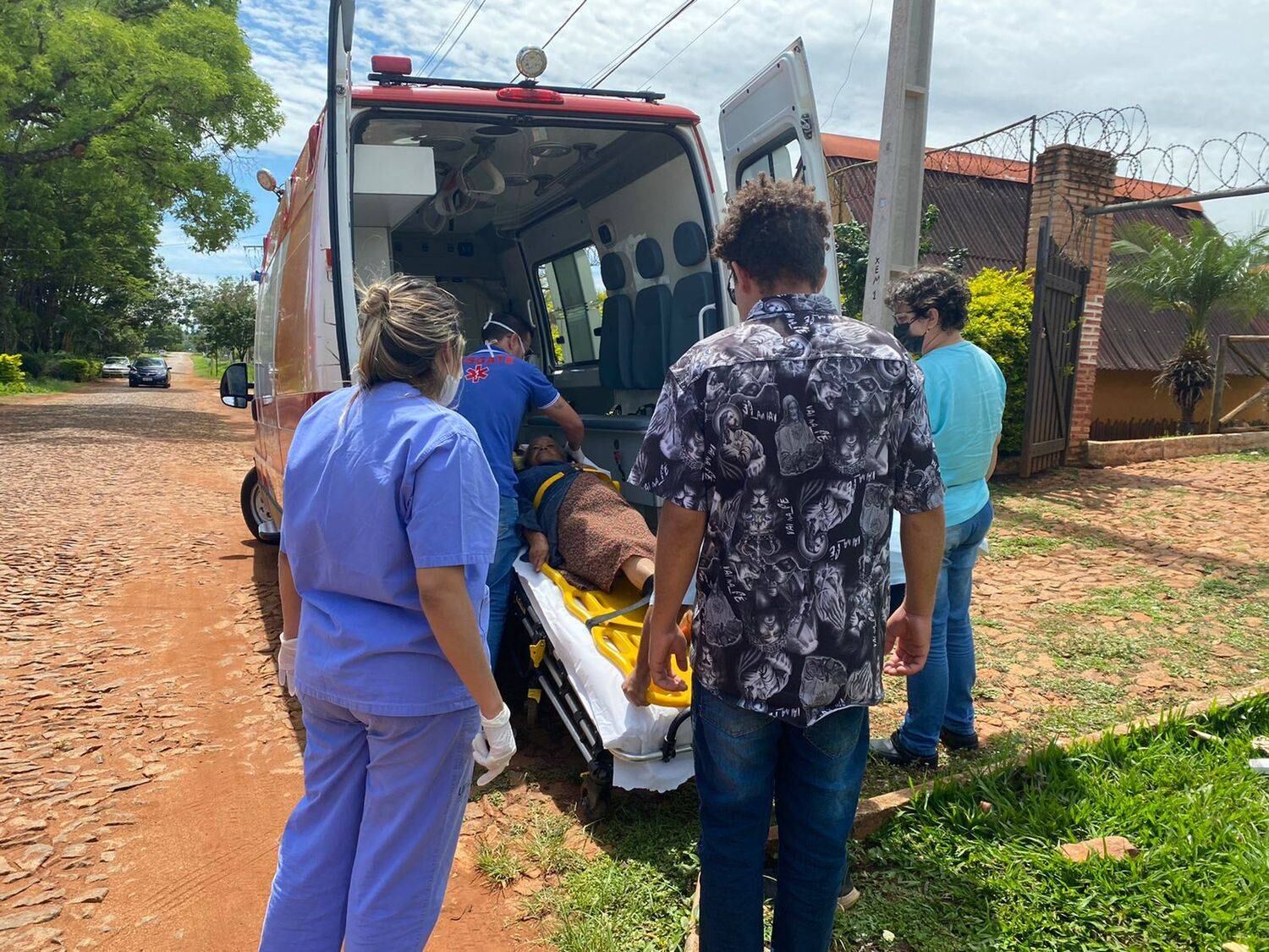 Idosos foram retirados de asilo na manhã desta sexta-feira (29)