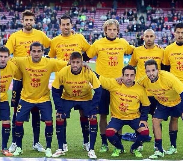 Os jogadores da equipe principal inclusive fizeram uma homenagem ao companheiro entrando em campo vestindo uma camisa com mensagem de apoio a Vermalen