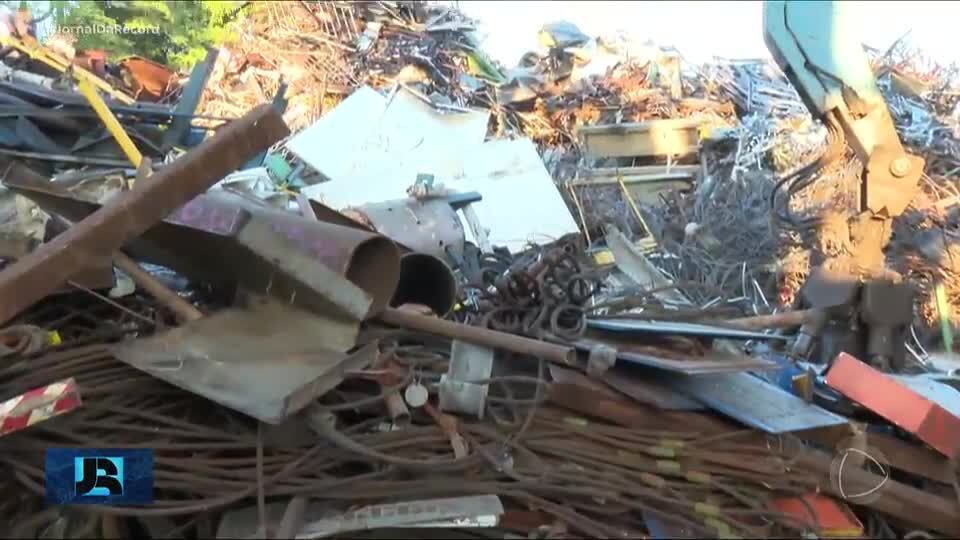 Quatro homens são presos no RJ suspeitos de receptar fios de cobre de concessionárias de energia