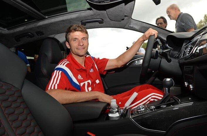 Müller se divertiu no circuito da Audi e foi o mais rápido do dia. Mas, como seus companheiros, passou por uma aula de direção defensiva para não aprontar e dirigir seguro pelas ruas de Munique