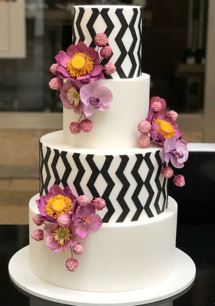 Reparem na delicadeza do bolo feito por ela