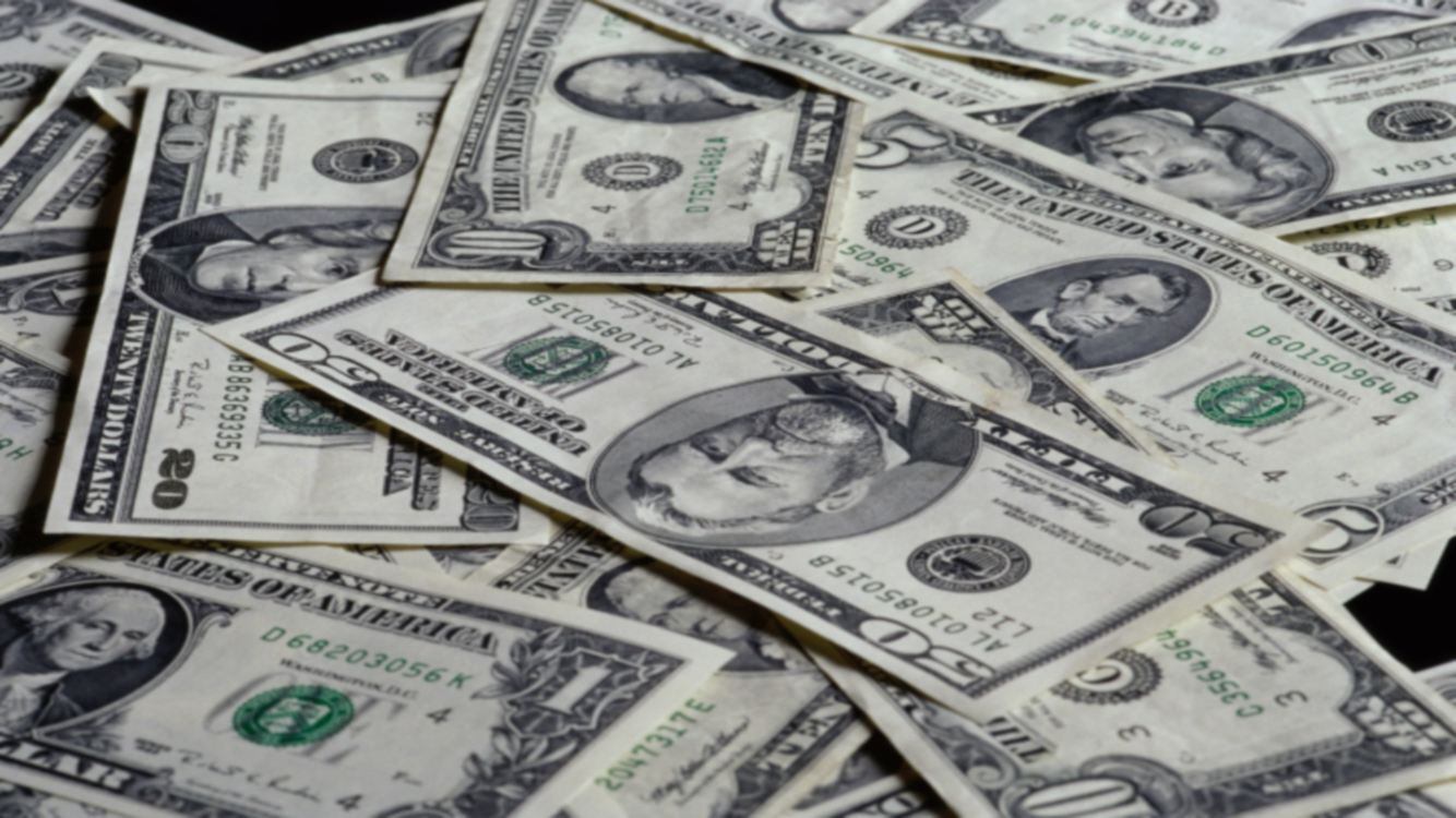 Dólar bateu R$ 3,2556 na mínima da sessão