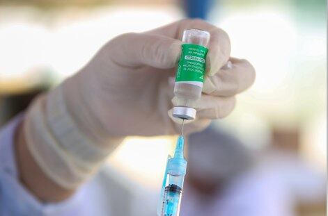 Idosa alegou que teve reações adversas após a segunda dose aplicada com a AstraZeneca