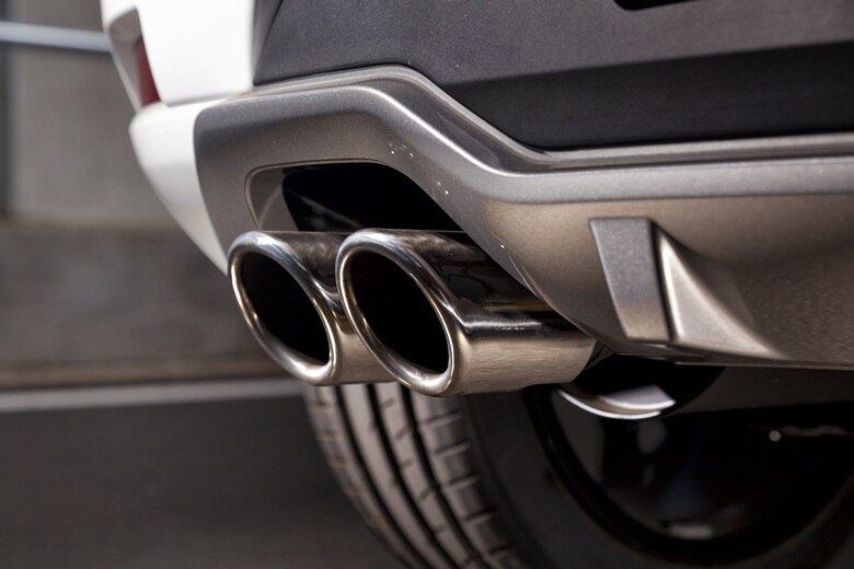 Além da ponteira dupla, o Sandero RS também recebeu tratamento no sistema de escape e tem ronco encorpado

LEIA TAMBÉM
Aceleramos: Renault Sandero RS é nervosinho e vai além do visual