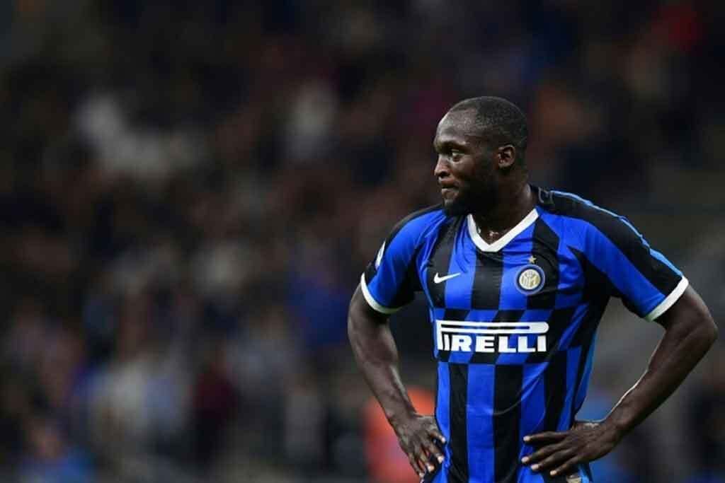 O atacante belga Romelu Lukaku conquistou o Campeonato Italiano pela Inter de Milão na temporada e terminou a liga com um total de 24 gols, sendo vice-artilheiro da competição. Na Eurocopa, apareceu na seleção do torneio, mas não levou a taça