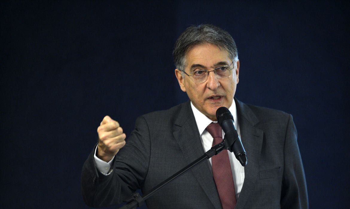 Pimentel teria recebido informações de um militar