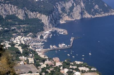 Ilha de Capri proíbe uso de plástico