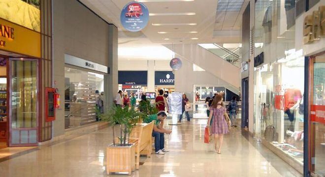 Shoppings devem fechar as portas a partir de segunda-feira (23)