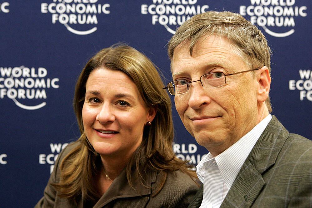 Mãe de três filhos (Jennifer Katharine, Rory John e Phoebe Adele), Melinda Gates administra uma fundação, junto com seu marido, o bilionário da informática Bill Gates, que busca erradicar a poliomielite em todo o mundo até 2018.

O casal é um dos mais poderosos do mundo: Melinda ocupa o terceiro lugar entre as mulheres e Bill é a 6ª pessoa mais influente do ranking geral.

A Fundação Bill e Melinda Gates também pretende fazer com que 120 milhões de mulheres tenham acesso a contraceptivos modernos e possam, assim, evitar gravidezes indesejadas. Apenas em 2013, foram destinados (US$ 3,4 bilhões) para programas mundiais de saúde