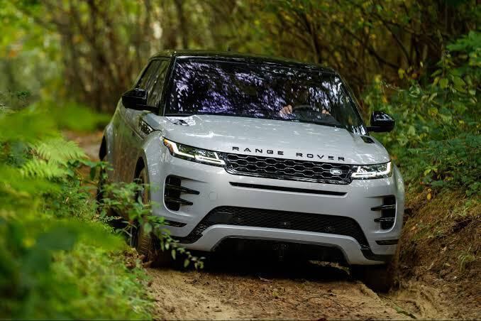 Visual tem fortes elementos do Velar, "irmão maior" do novo Evoque que chega em julho