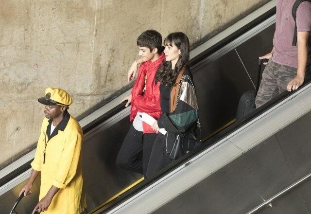 Furacão teme um novo ataque de Bernardo e decide sair de São Paulo com o filho. O vilão estranha o sumiço do garoto na escolinha de futebol e vai atrás dos dois 