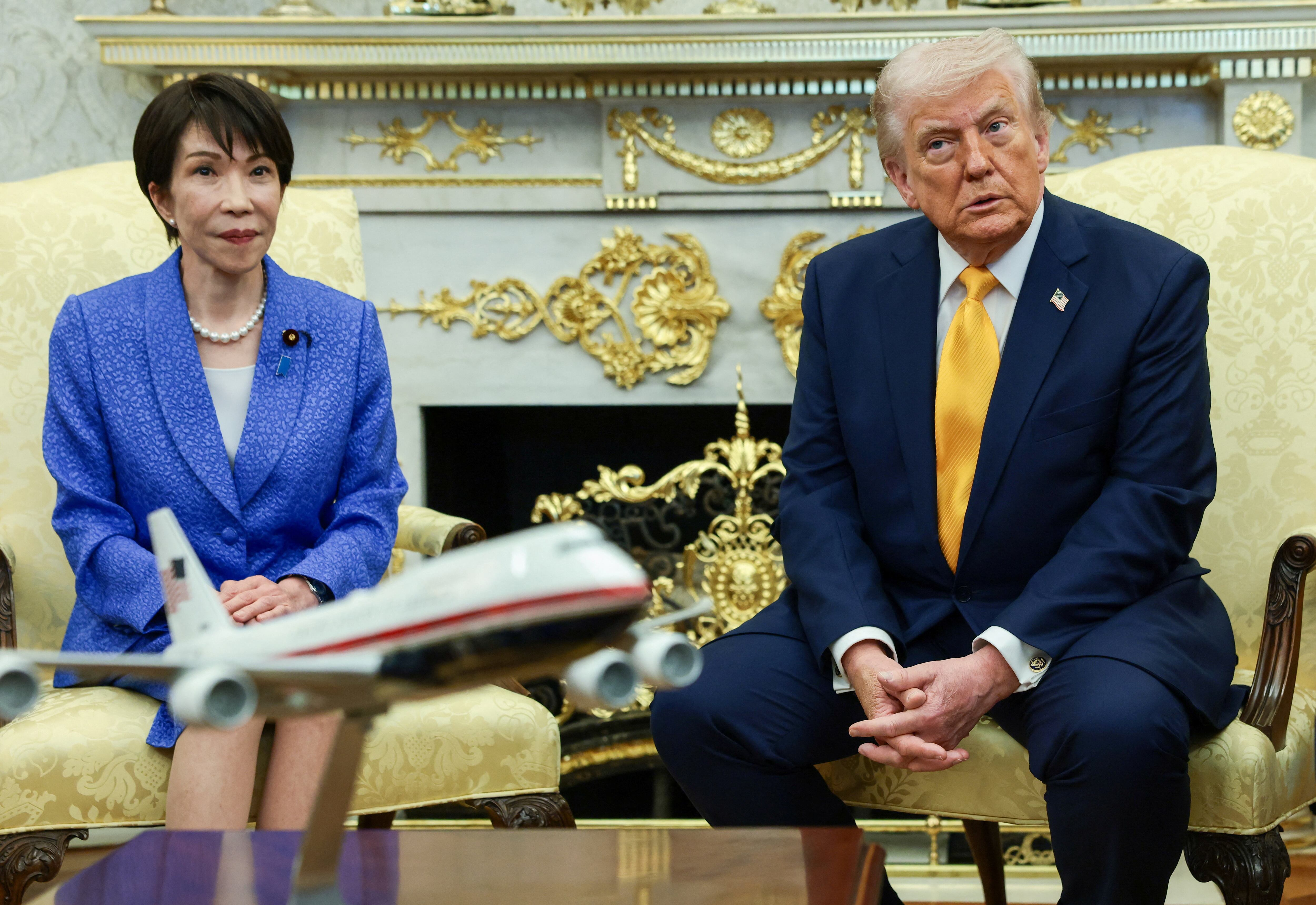 Donald Trump e Sanae Takaichi na Casa Branca