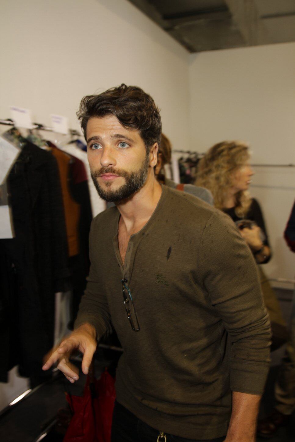 Bruno Gagliasso nos bastidores do desfile da Cavalera