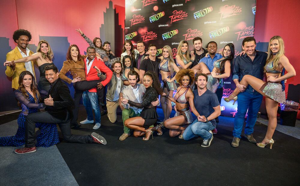 O elenco da Dança dos Famosos 2015, quadro do programa Domingão do Faustão, foi apresentador neste último domingo (2), no Rio de Janeiro. Confira quem são os famosos e seus professores!