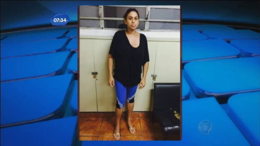 Um casal foi preso em flagrante por volta das 21h desta segunda-feira (16), após
abandonarem uma menina recém-nascida em uma lixeira na rua Satulnino de Oliveira, no Jardim São
Luis, zona sul da capial