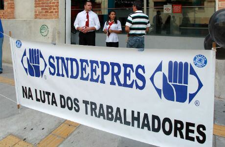 Paralisação já dura cinco dias e continua por tempo indeterminado